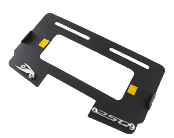 Portaplaca metalico Dominar 250 - negro y cromo - traga luz