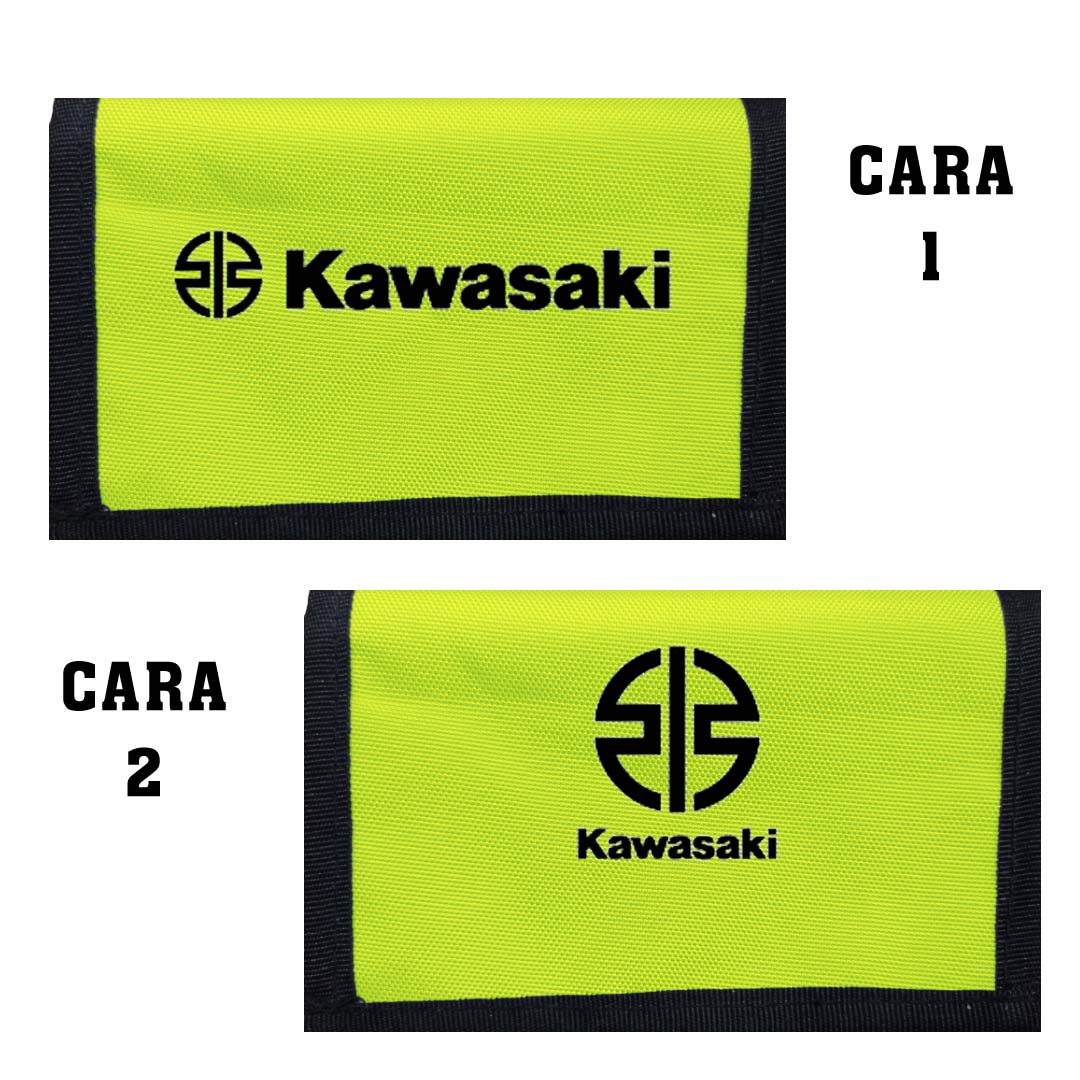 Portadocumentos Textil 2 Servicios - 1340 - Kawasaki - Fondo Verde Imagen secundaria del producto