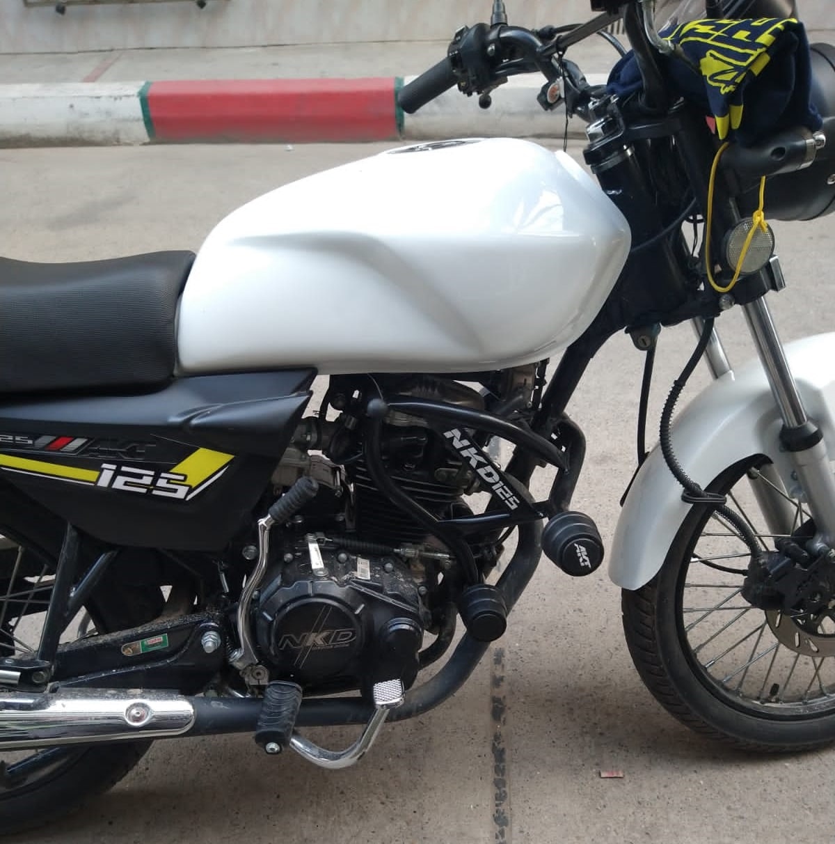 Defensa Tipo Stunt - AKT NKD